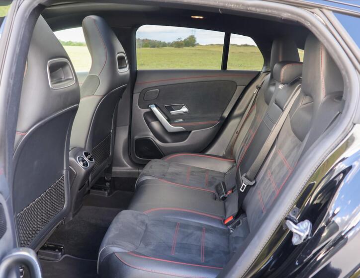 Mercedes-Benz CLA 18