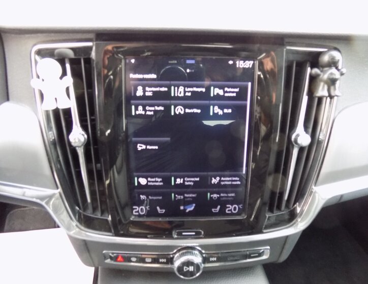 Volvo S90 23
