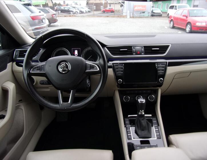 Škoda Superb 8