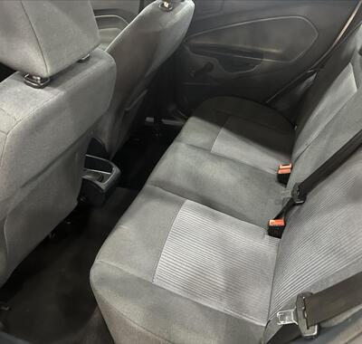 Ford Fiesta 14