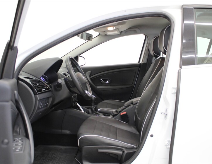 Renault Fluence 6