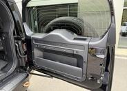 Land Rover Defender 34