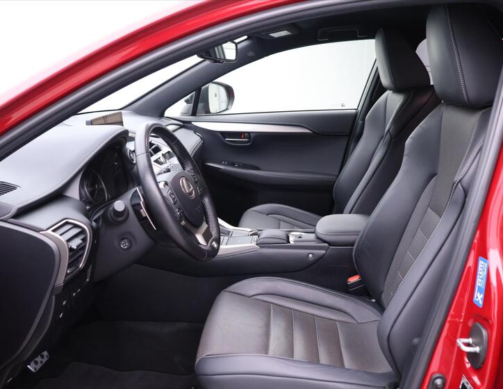 Lexus NX 300h 11