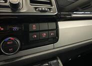 Volkswagen Multivan 13