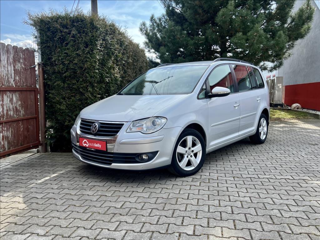 Volkswagen Touran 1