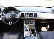 Jaguar XF 33