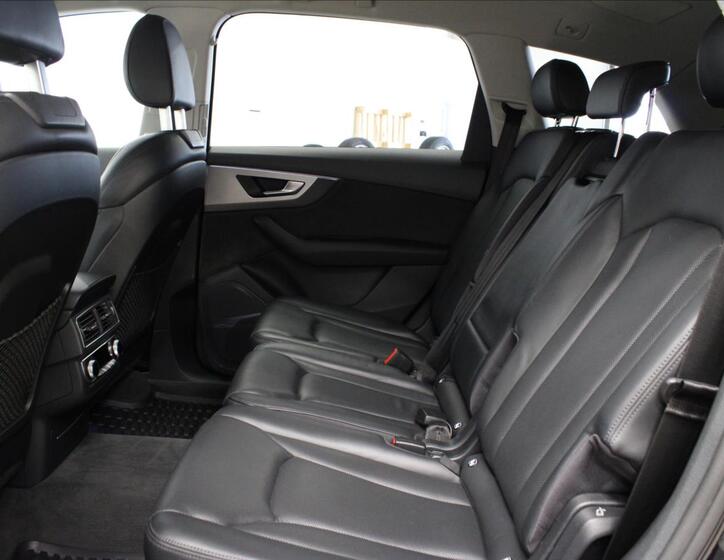 Audi Q7 14