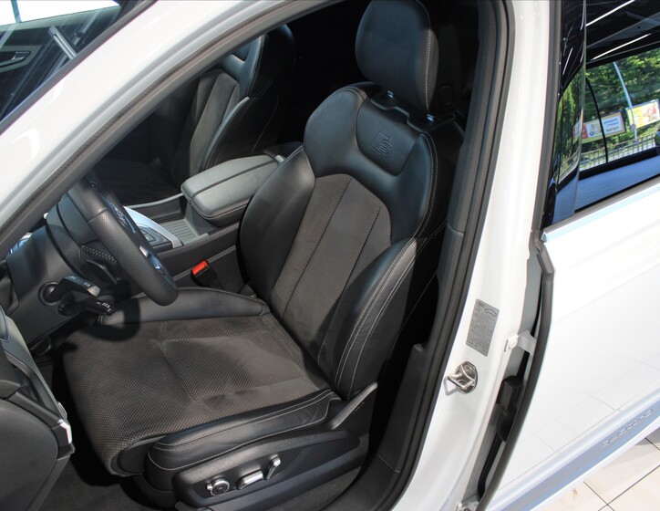 Audi Q7 11