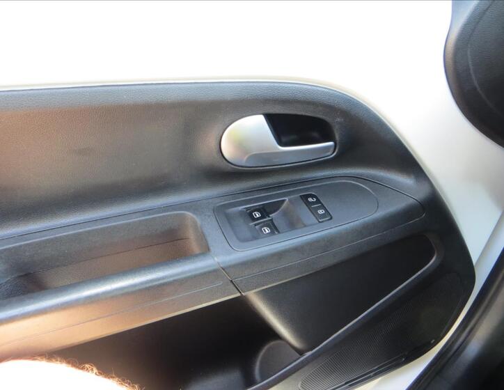 Volkswagen up! 11