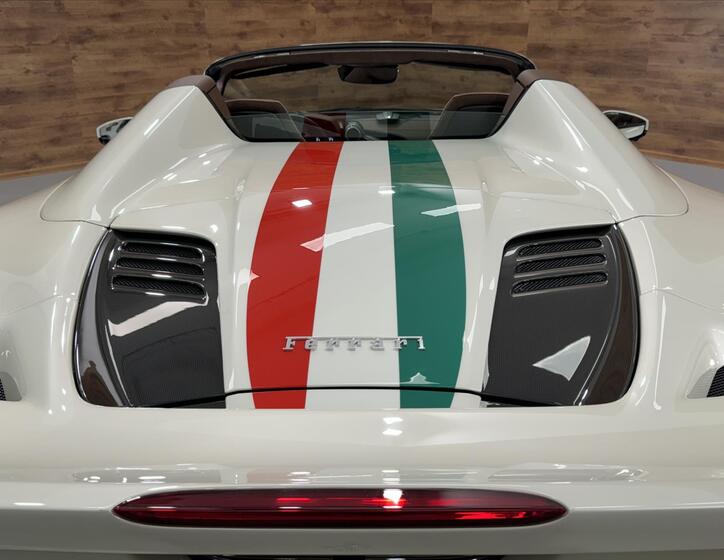 Ferrari F8 34