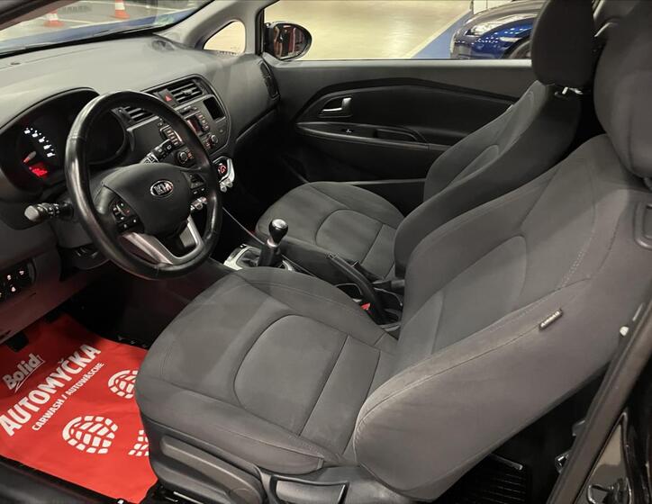 KIA Rio 16