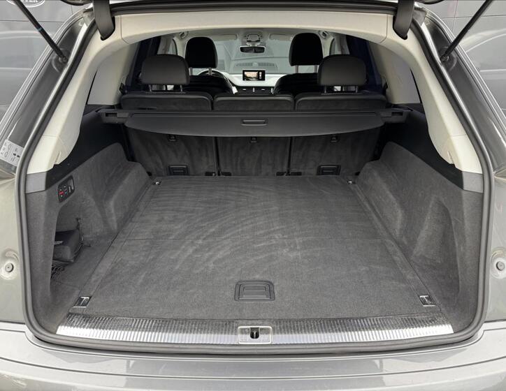 Audi Q7 13
