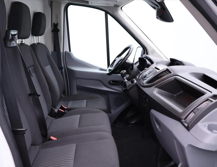 Ford Transit 13
