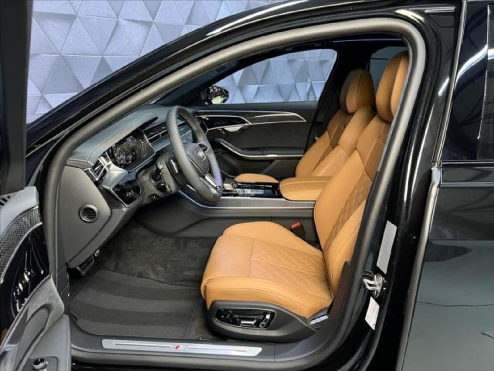 Audi A8 10