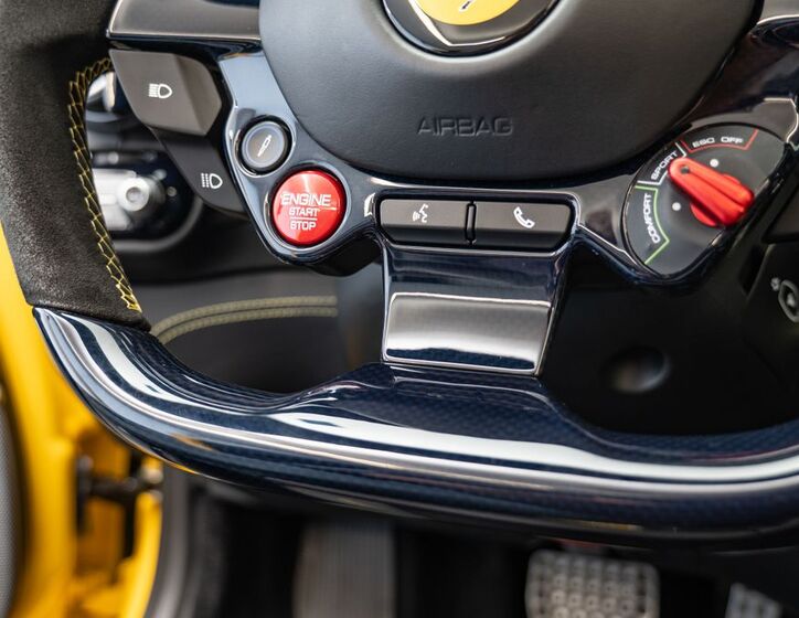 Ferrari Portofino 18
