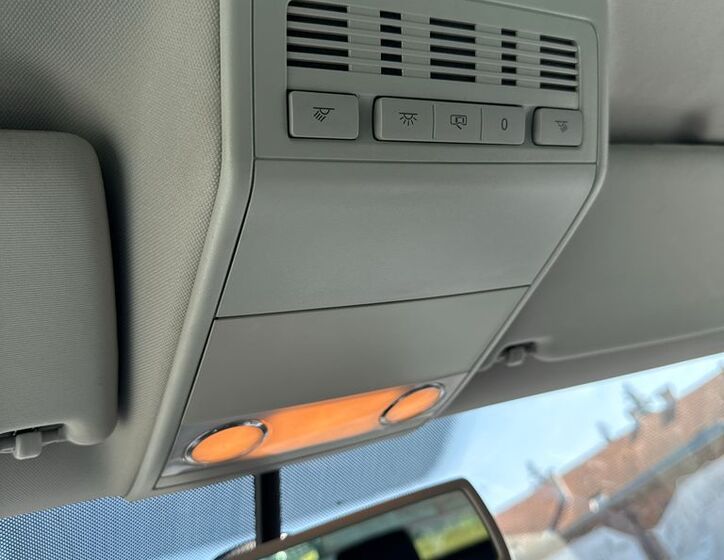 Volkswagen Caravelle 24