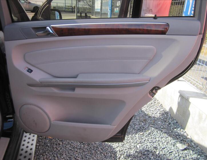 Mercedes-Benz GL 26