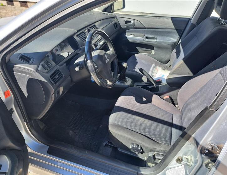 Mitsubishi Lancer 21