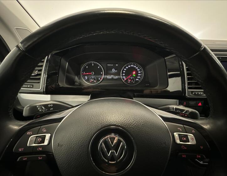Volkswagen Multivan 15