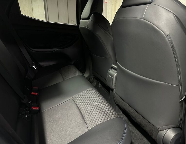 Toyota Yaris 12