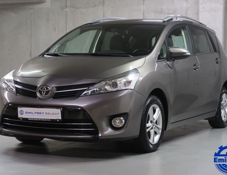 Toyota Verso 1