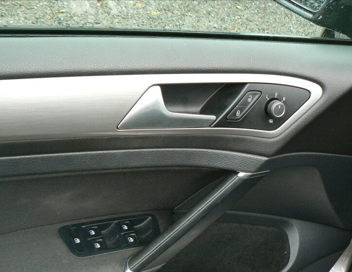 Volkswagen Golf 9