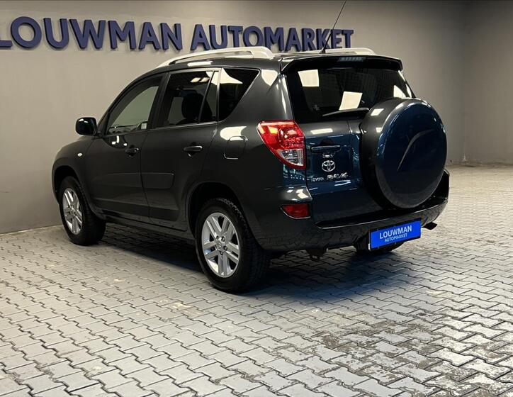 Toyota RAV4 13