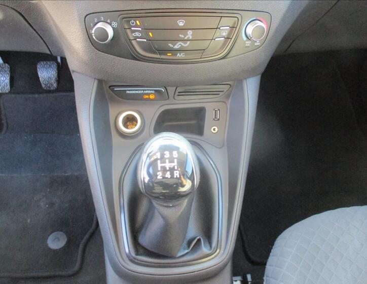 Ford Tourneo Courier 17