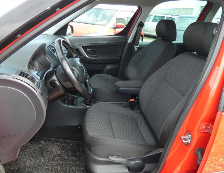 Škoda Roomster 8