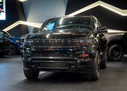 Jeep Grand Wagoneer 1