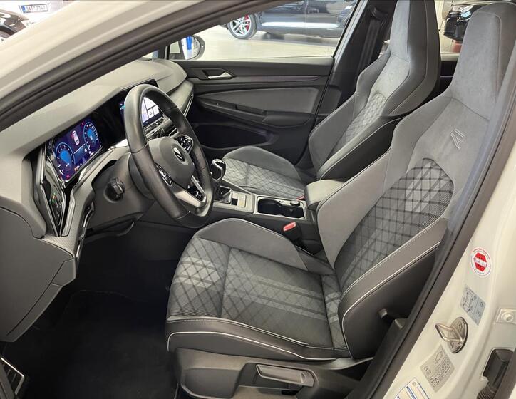 Volkswagen Golf 21