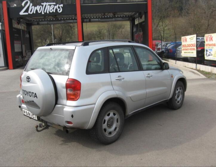 Toyota RAV4 6