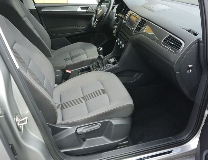 Volkswagen Golf Sportsvan 34