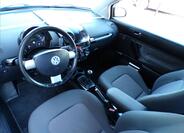 Volkswagen New Beetle 7