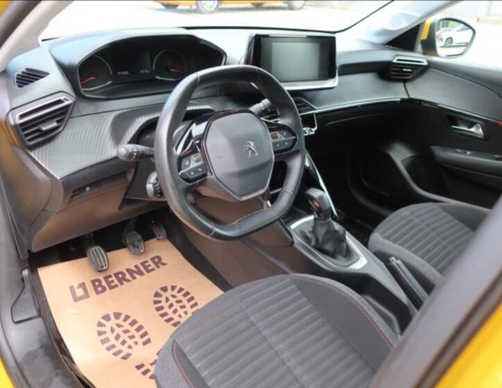 Peugeot 208 9