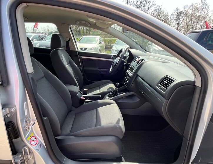 Volkswagen Golf 17