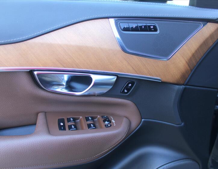 Volvo XC90 17