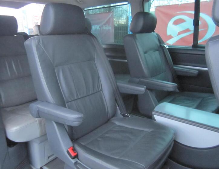 Volkswagen Multivan 32