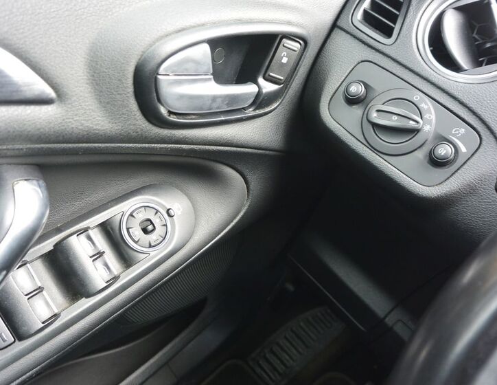 Ford Galaxy 17