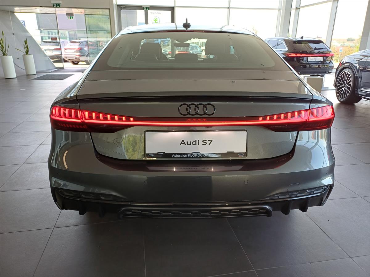 Audi S7