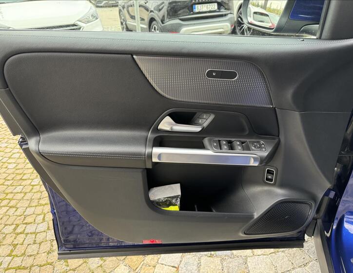 Mercedes-Benz GLB 4