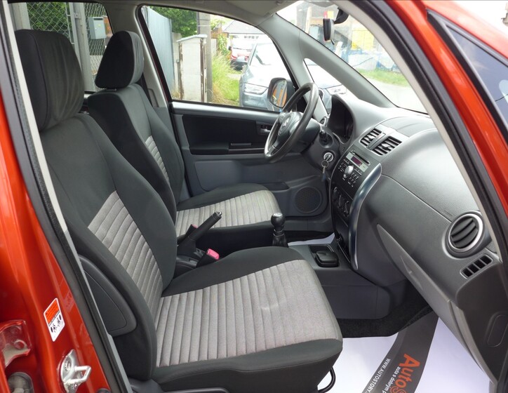 Suzuki SX4 28