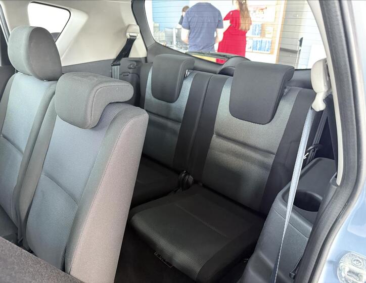 Toyota Corolla Verso 18