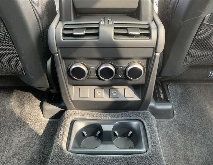 Land Rover Defender 66