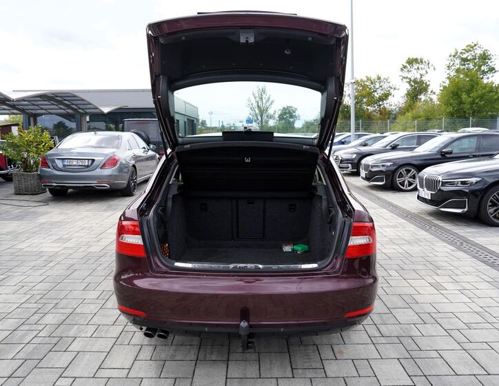 Škoda Superb 12