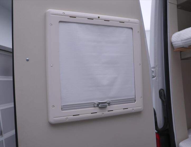Mercedes-Benz Sprinter 14