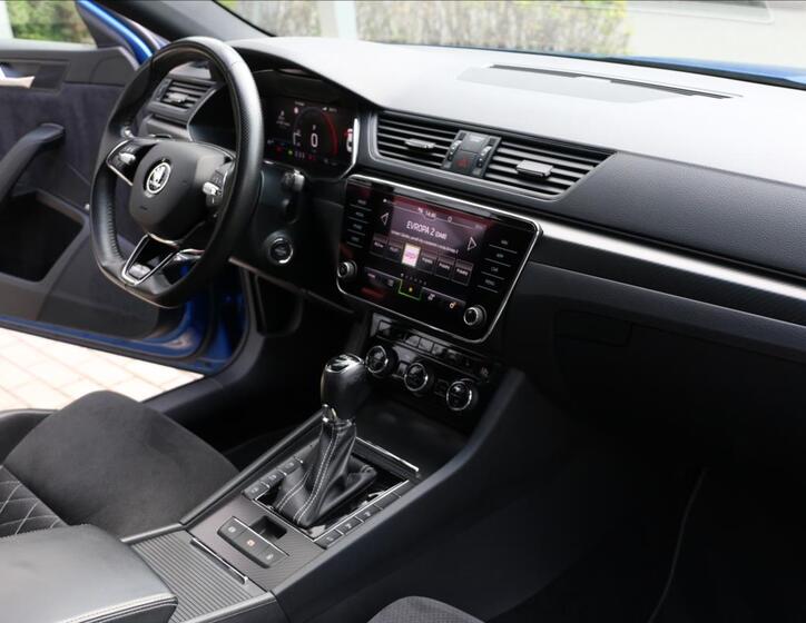 Škoda Superb 32