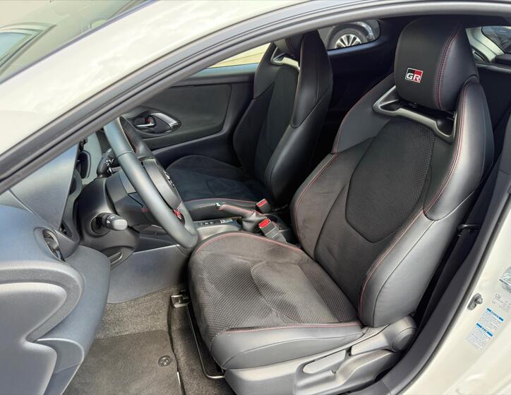 Toyota Yaris 9