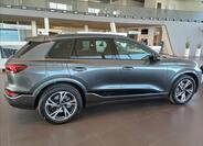 Audi Q6 4