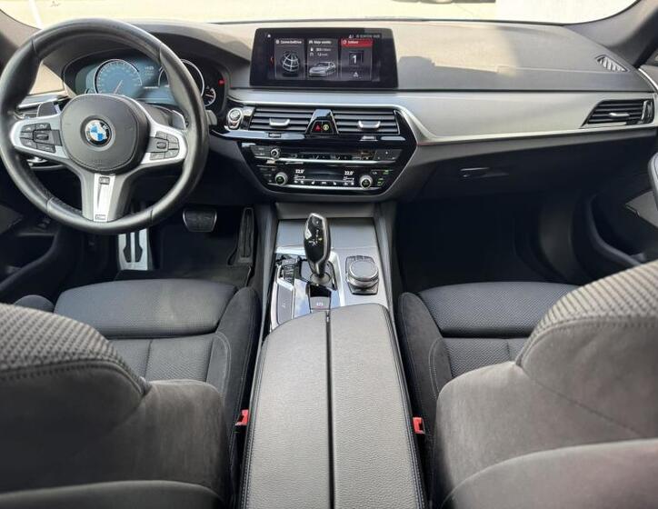 BMW Řada 5 8